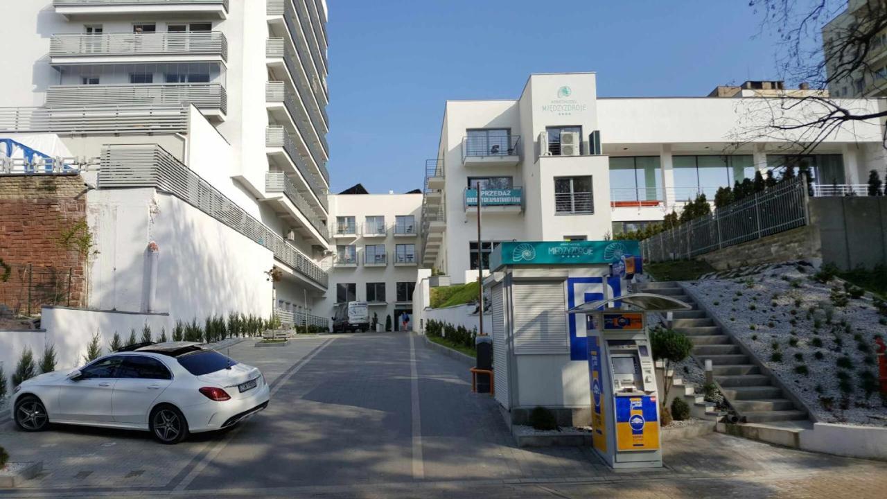 Aparthotel Przy Plazy Miedzyzdroje Bagian luar foto